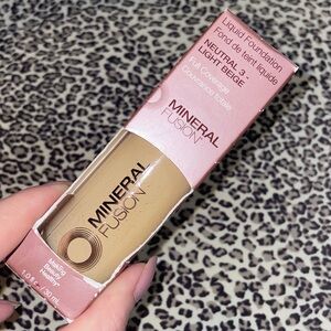 Mineral fusion foundation
